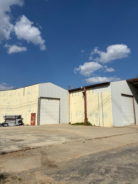 More Photos Of 5522 A N Center St, Hilliard Warehouse For Sale