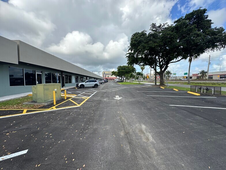 More Photos Of 2900 W Hallandale Beach Blvd, Hallandale Unknown For Lease