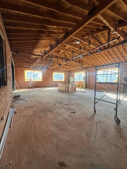 More Photos Of 1623 Nadeau St, Los Angeles Manufacturing For Lease