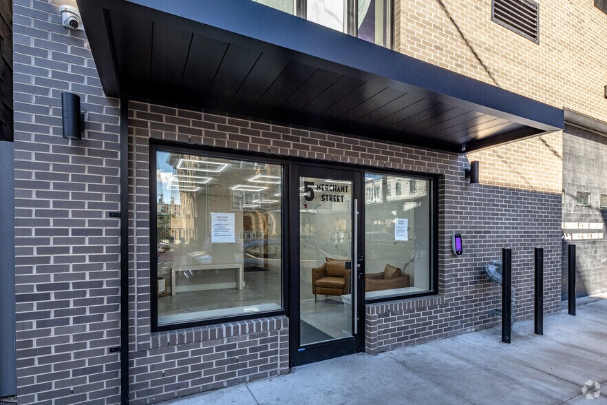 More Photos Of 5 Merchant St, Newark Apartments For Lease