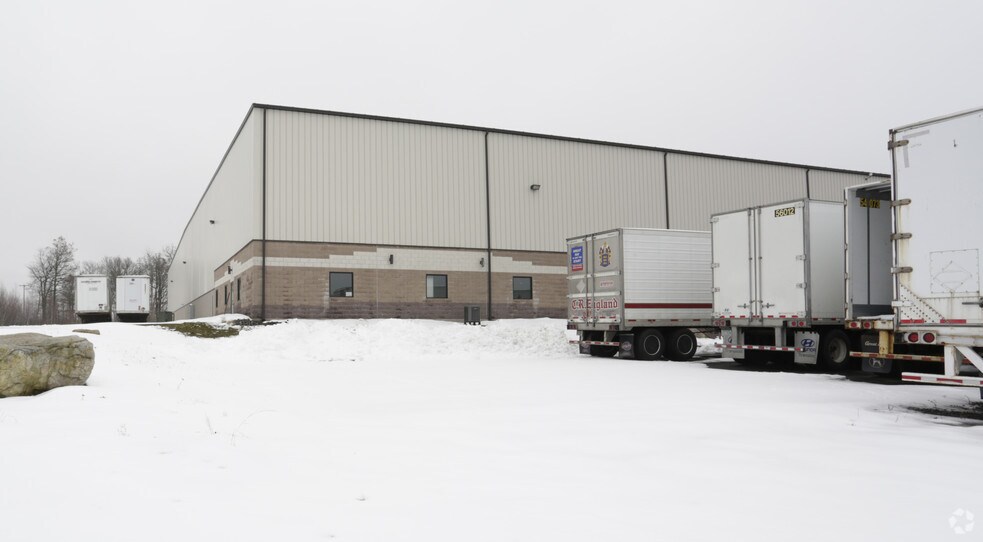 More Photos Of 572 Oak Ridge Rd, Hazleton Warehouse For Lease