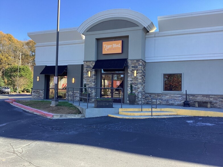 More Photos Of 1310 Tiger Blvd, Clemson Restaurant For Lease