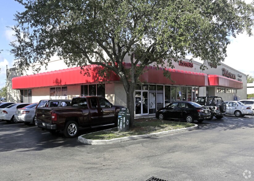 More Photos Of 1480-1490 NE Miami Gardens Dr, Miami Gardens Freestanding For Lease