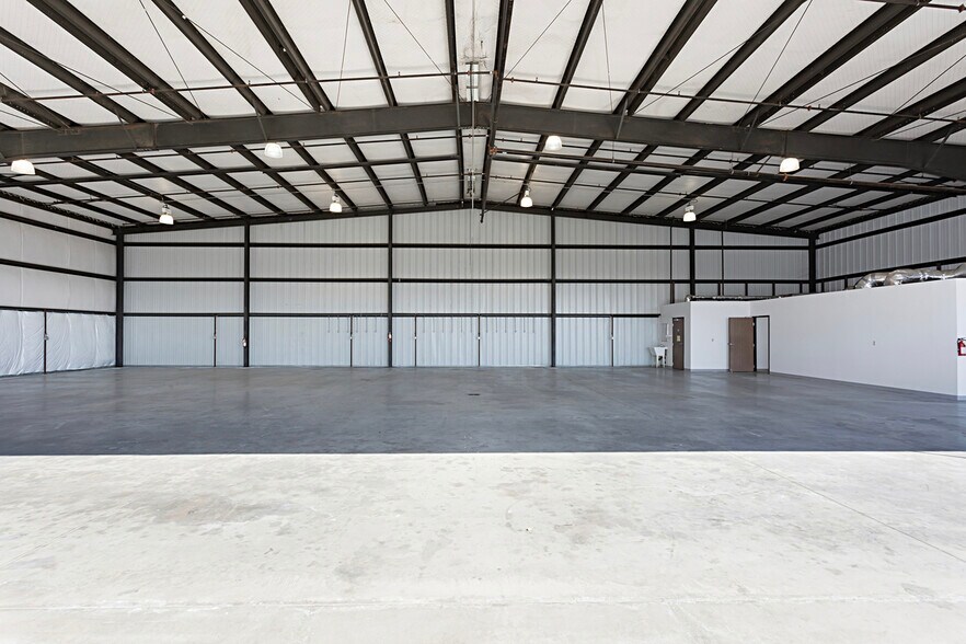 More Photos Of 2898 Montecito Rd, Ramona Airplane Hangar For Lease