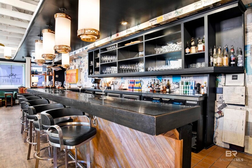 More Photos Of 61 N Section St, Fairhope Restaurant For Lease