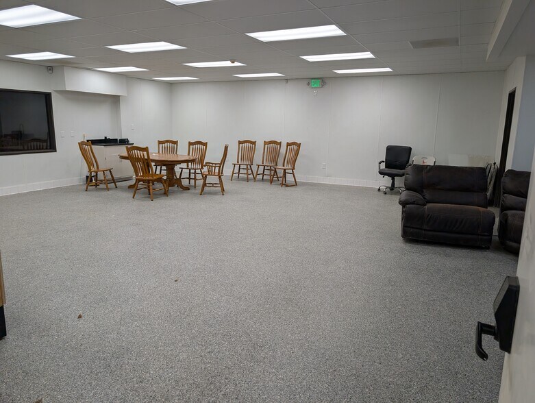 More Photos Of 2421 E Artesia Blvd, Long Beach Warehouse For Lease