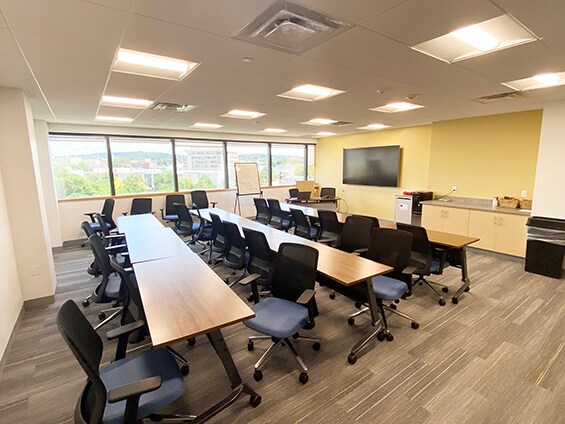 More Photos Of 650 Elm St, Manchester Office For Lease