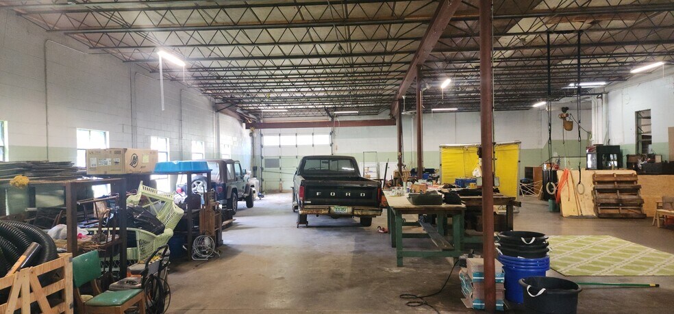 More Photos Of 140 Baker St, Coloma Manufacturing For Sale