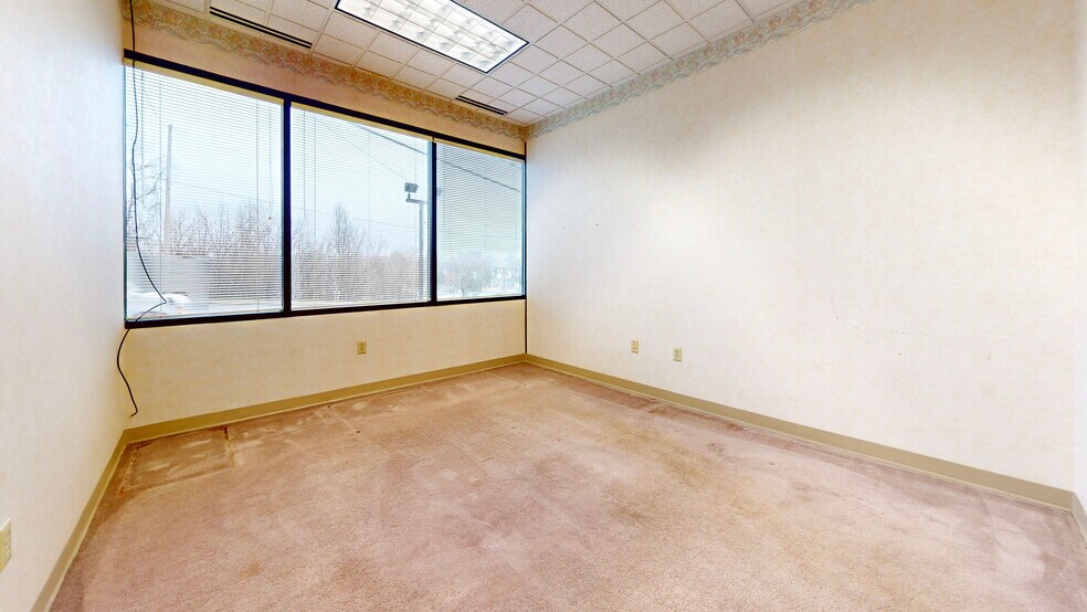 More Photos Of 2228-2230 Sunset Blvd, Steubenville Office For Lease