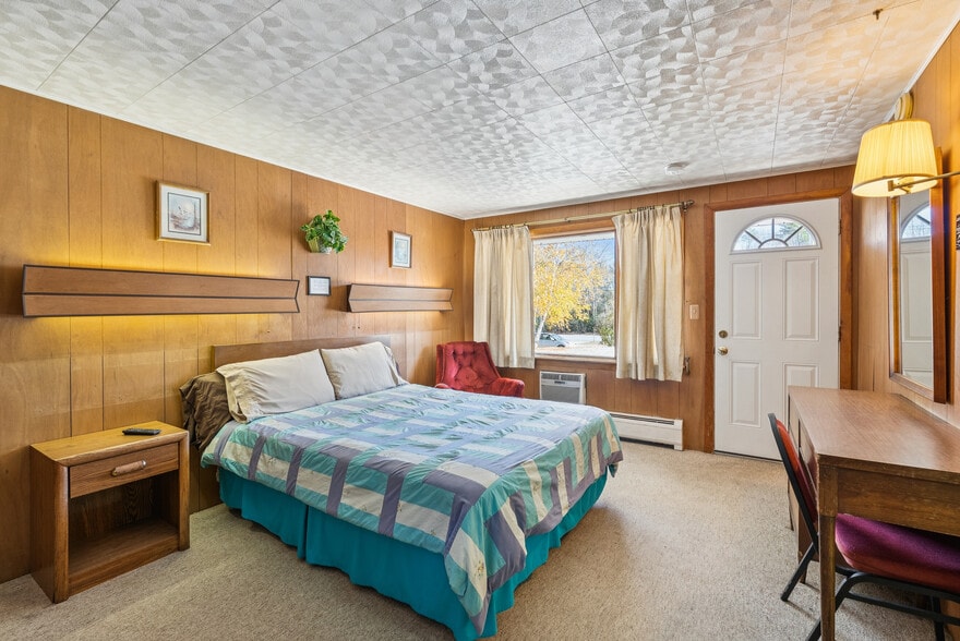 More Photos Of 1132 S Main St, Bryant Pond Hotel For Sale