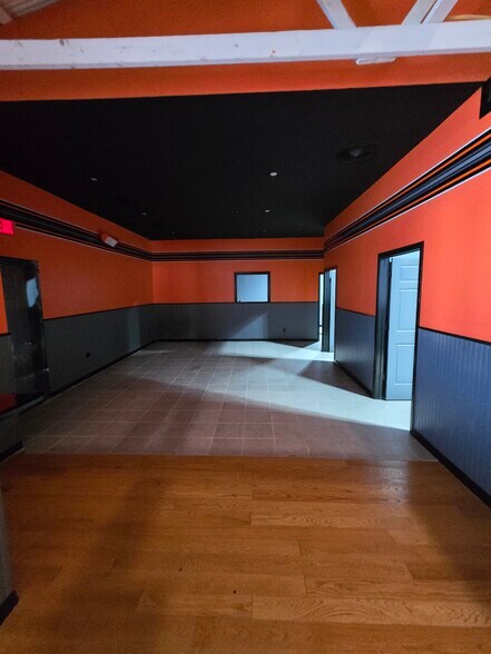 More Photos Of 330 N Marquette Rd, Prairie Du Chien General Retail For Lease