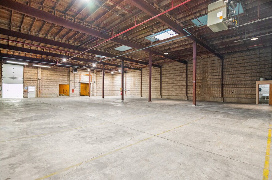 More Photos Of 350 N Center St, Brandon Industrial For Sale
