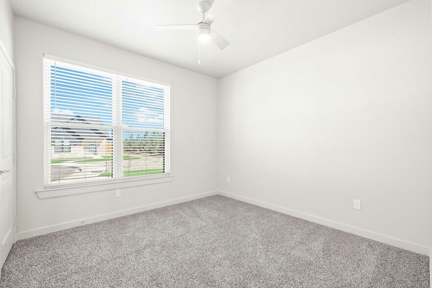 More Photos Of 10911 Albany Ave, Lubbock Specialty For Sale