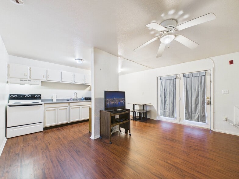 More Photos Of 1349 Jefferson Dr, Port Arthur Apartments For Sale