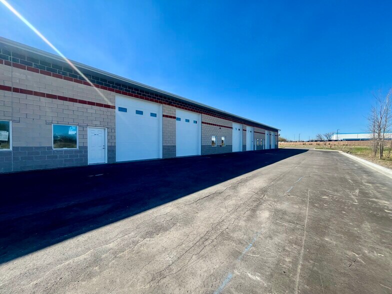 More Photos Of 2010 Fairview st, Centerville Industrial For Lease