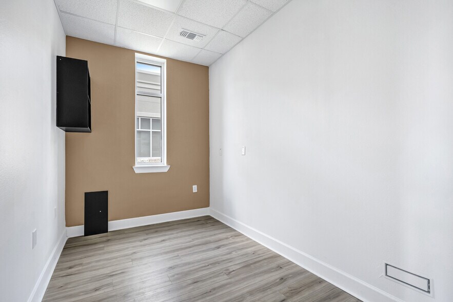 More Photos Of 440 Cobia Dr, Katy Office Residential For Sale