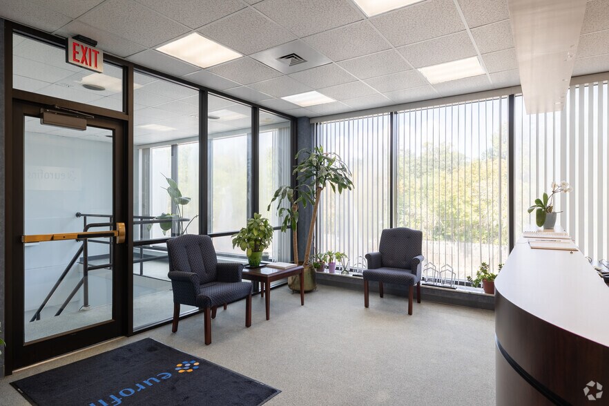 More Photos Of 5102 La Roche Ave, Savannah Office For Sale