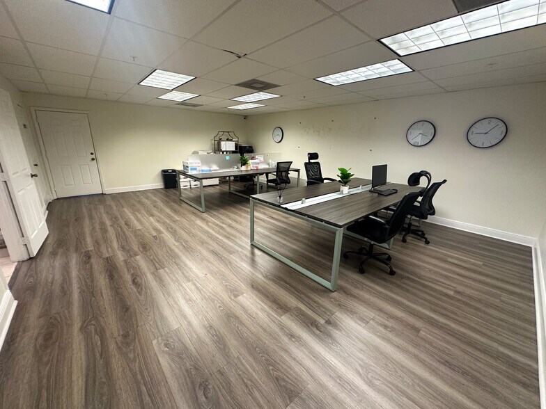 More Photos Of 14525 NW 60th Ave, Miami Lakes Warehouse For Lease