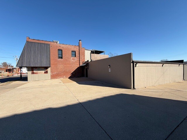 More Photos Of 770 Lemay Ferry Rd, Saint Louis Manufacturing For Sale