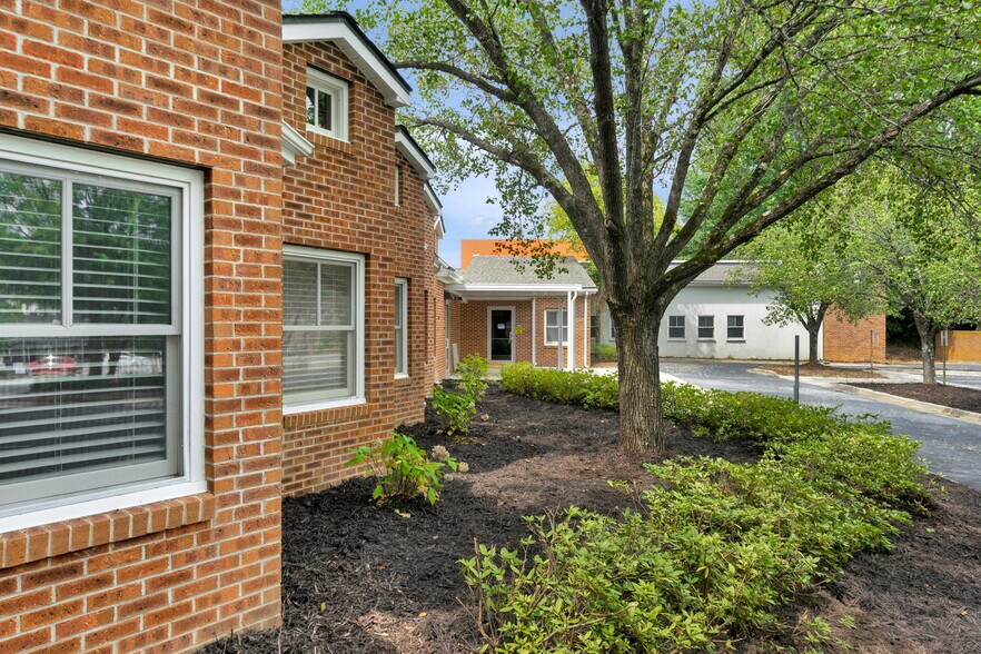 More Photos Of 1201-1203 Colonial Commons Ct, Lancaster Medical For Lease
