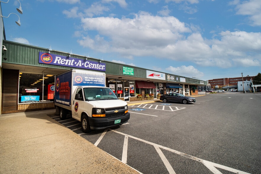 More Photos Of 355 N Main St, Barre City General Retail For Lease