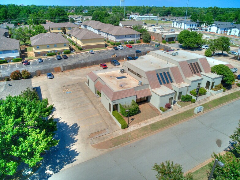 More Photos Of 2425 Wilcox Dr, Norman Office For Sale