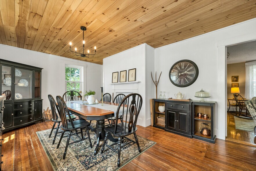 More Photos Of 521 Calef Hwy, Epping Specialty For Sale