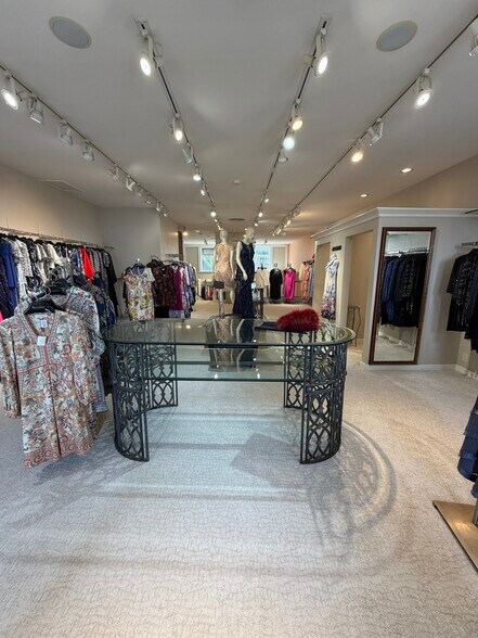 More Photos Of 755 Bridgeway, Sausalito General Retail For Lease