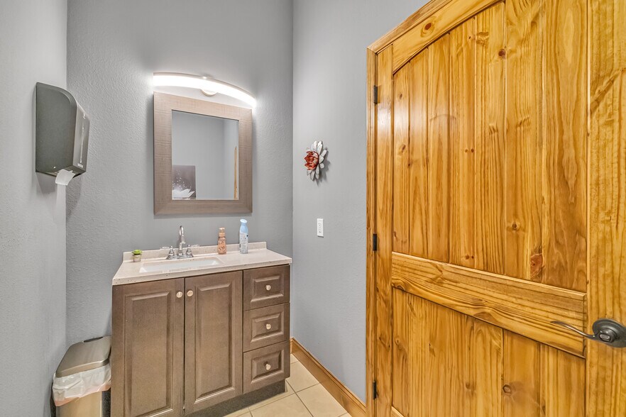 More Photos Of 1039 Boyds Crk, Seymour Freestanding For Sale
