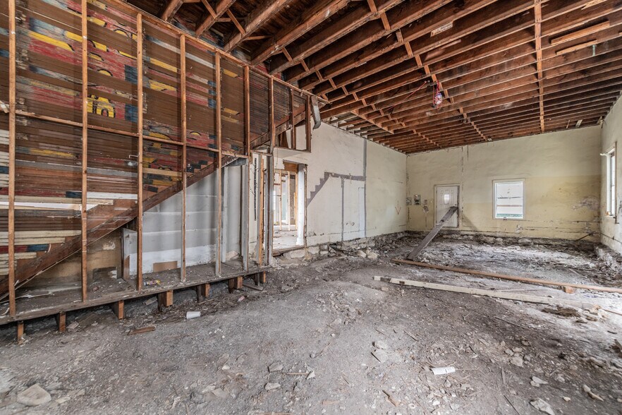 More Photos Of 1405 S Flores St, San Antonio Hospitality For Lease