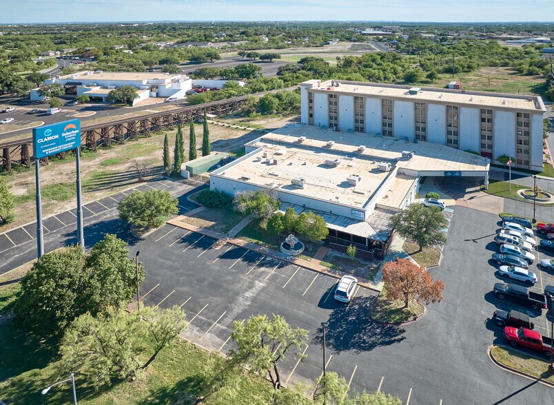 More Photos Of 441 Rio Concho Dr, San Angelo Hotel For Sale