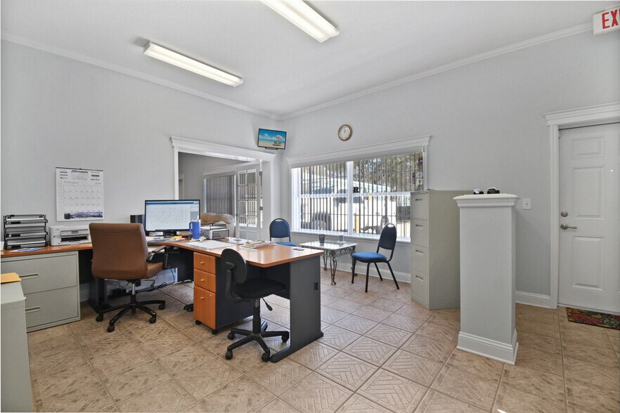 More Photos Of 2071 Dobbs Rd, Saint Augustine Flex For Sale