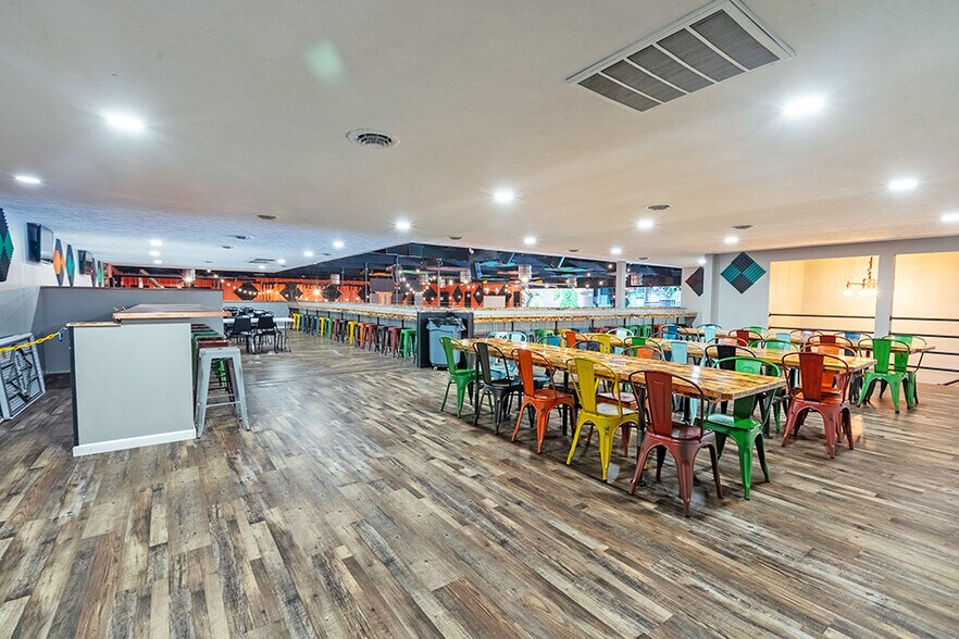 More Photos Of 18967 N US Highway 51, Elkville Mixed Retail For Sale