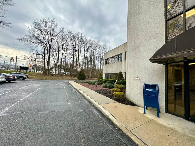 More Photos Of 225 Gordons Corner Rd, Manalapan Township Medical For Lease