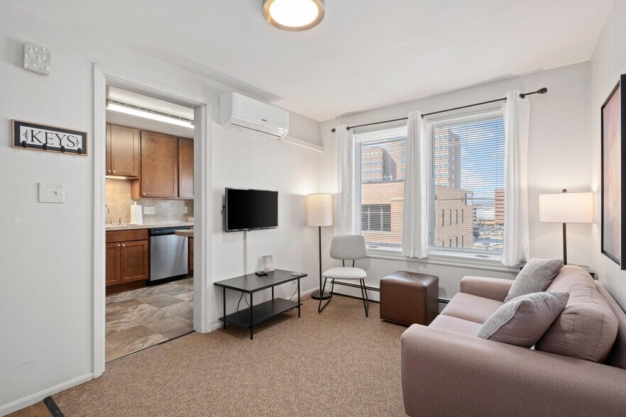 More Photos Of 22 Crescent St, Grand Rapids Apartments For Sale