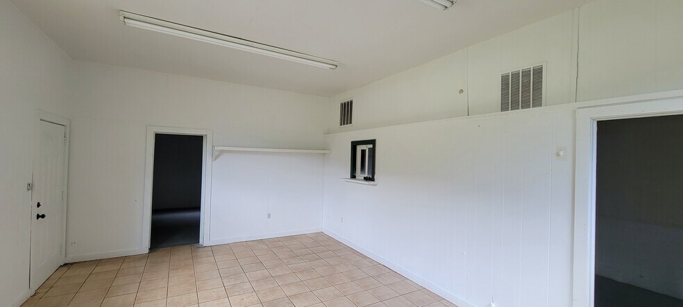 More Photos Of 17984 Great Smoky Mountain Expy, Waynesville Specialty For Lease