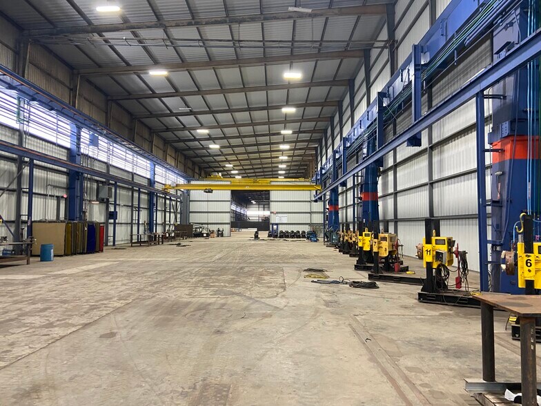 More Photos Of 10101 Bay Area Blvd, Pasadena Manufacturing For Lease