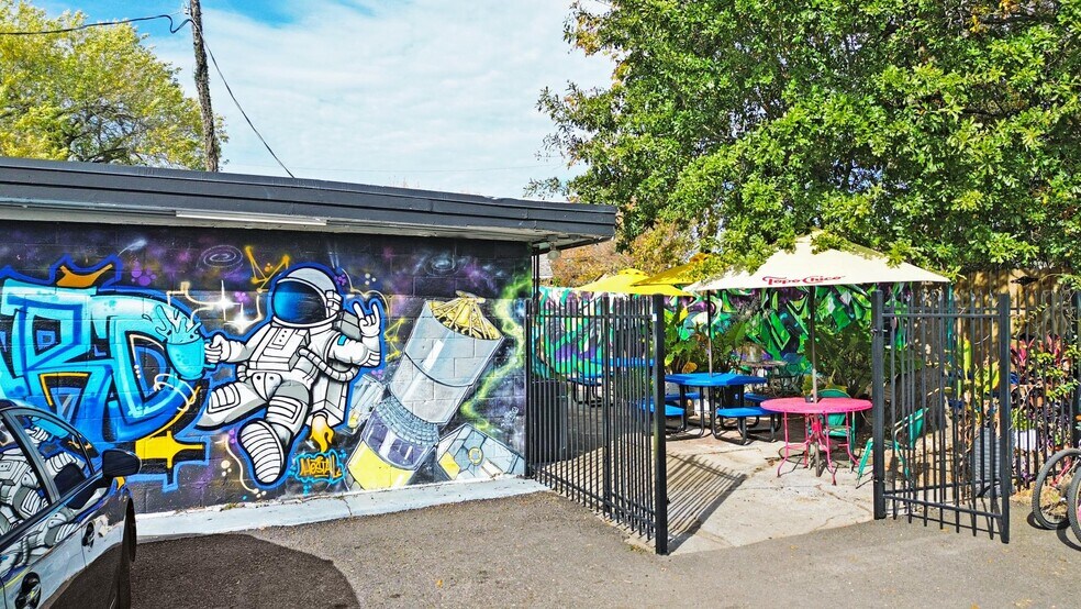 More Photos Of 4409 Canal St, Houston General Retail For Sale