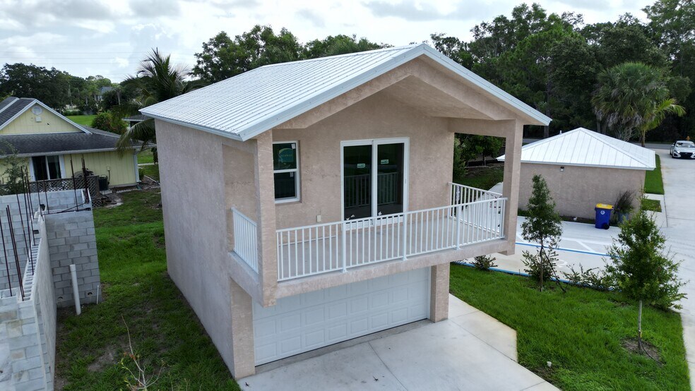 More Photos Of 0 Coconut Cay Ave, Stuart Land For Sale