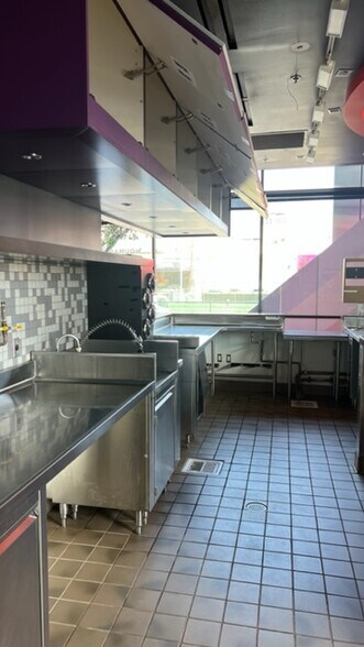 More Photos Of 6255 W Sunset Blvd, Los Angeles Office For Lease