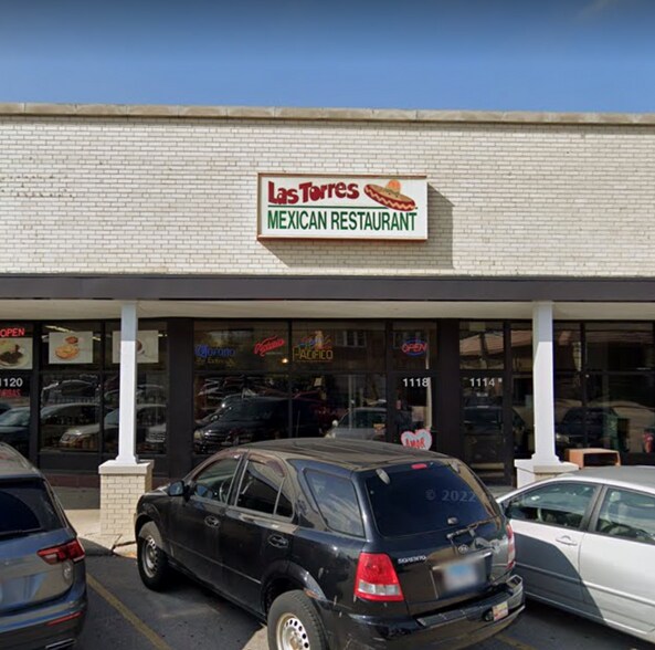 More Photos Of 1108-1132 Lee St, Des Plaines Storefront For Lease