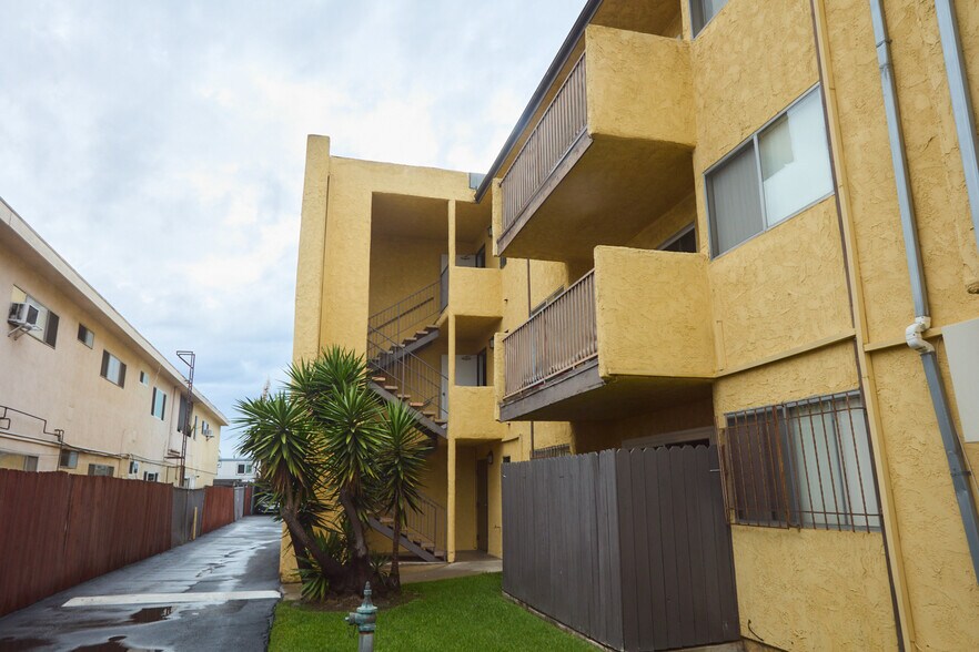 More Photos Of 15115 S Raymond Ave, Gardena Apartments For Sale