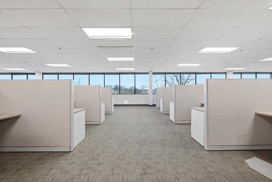 More Photos Of 8790 Governors Hill Dr, Cincinnati Office For Sale