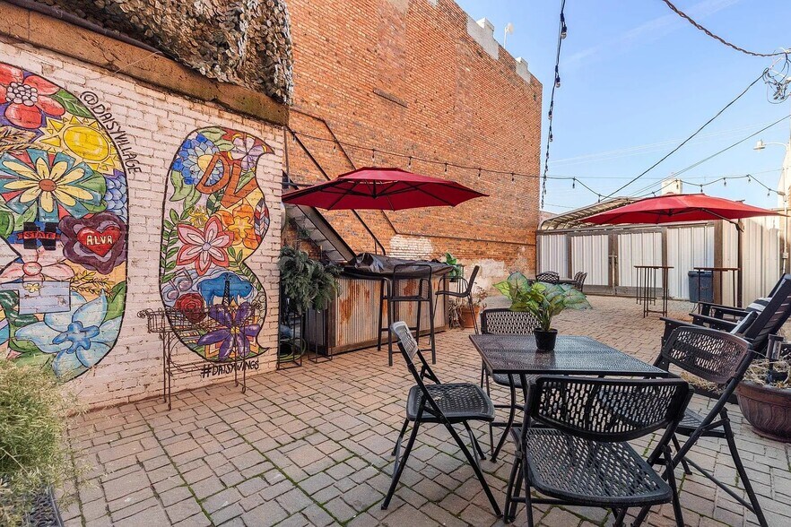 More Photos Of 506 Flynn St, Alva Storefront Retail Residential For Sale