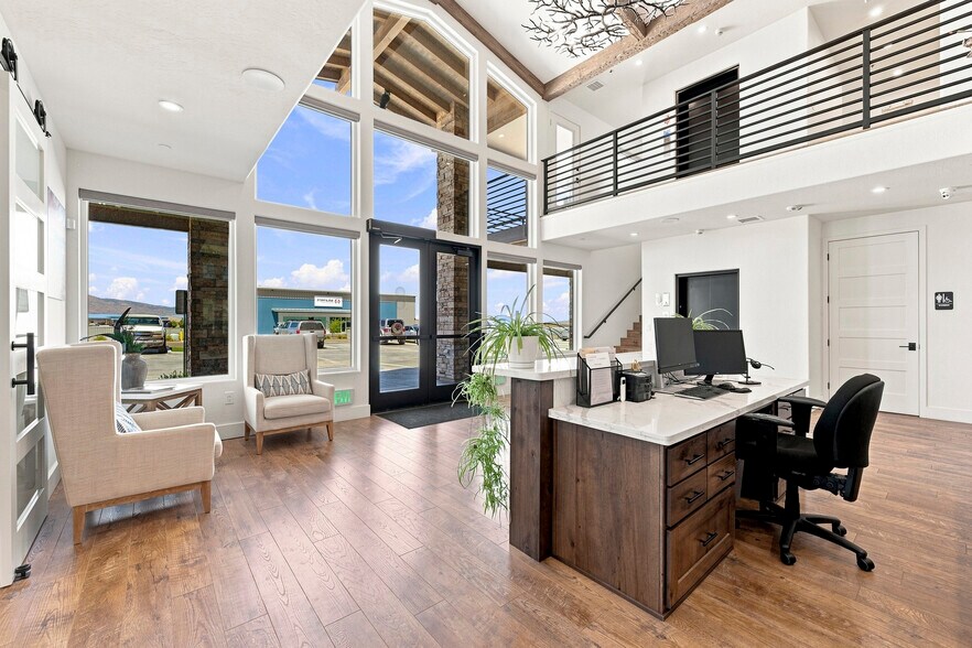 More Photos Of 2220 Taxi Way, Prescott Industrial For Sale