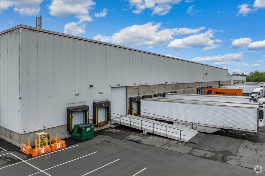 More Photos Of 45 Fernwood Ave, Edison Warehouse For Lease