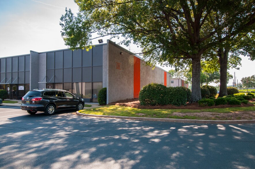 Primary Photo Of 133 W Oxmoor Rd, Birmingham Light Distribution For Lease
