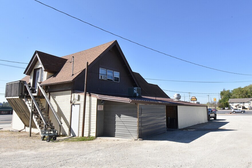 More Photos Of 1826 1st St W, Independence Restaurant For Sale