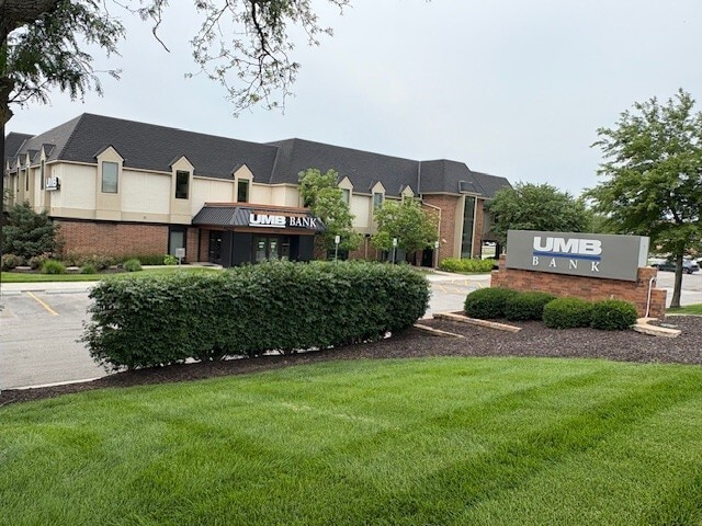 Primary Photo Of 15301 W 87th Street Pky, Lenexa Medical For Lease