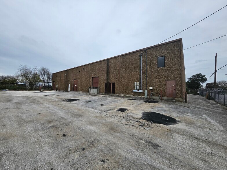 Primary Photo Of 157 Lone Star Blvd, San Antonio Warehouse For Lease